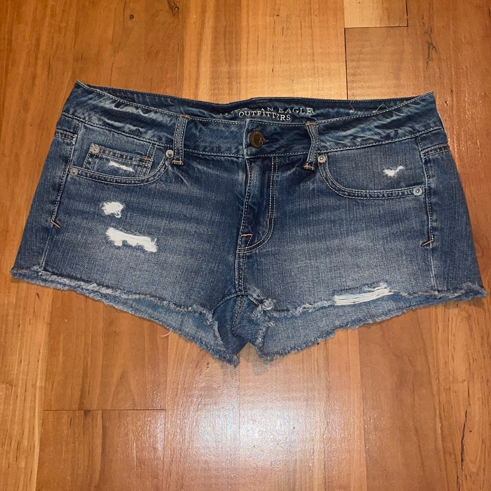 American Eagle women’s jean shorts